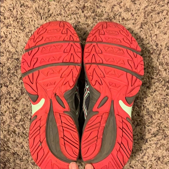 ASICS - Picture 3 of 4